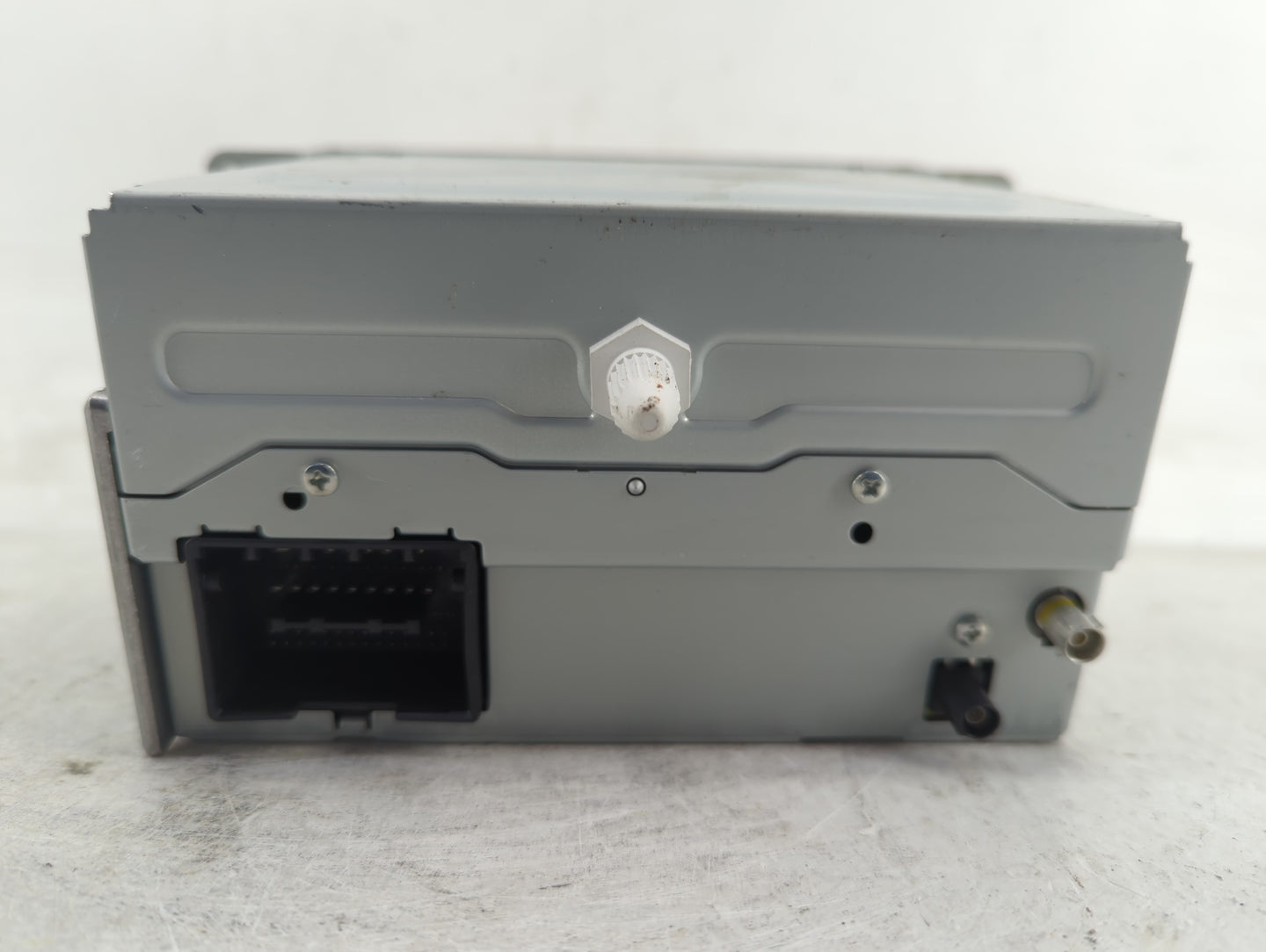 2011-2012 Chevrolet Equinox Radio AM FM Cd Player Receiver Replacement P/N:20983517 Fits Fits 2010 2011 2012 OEM Used Auto P