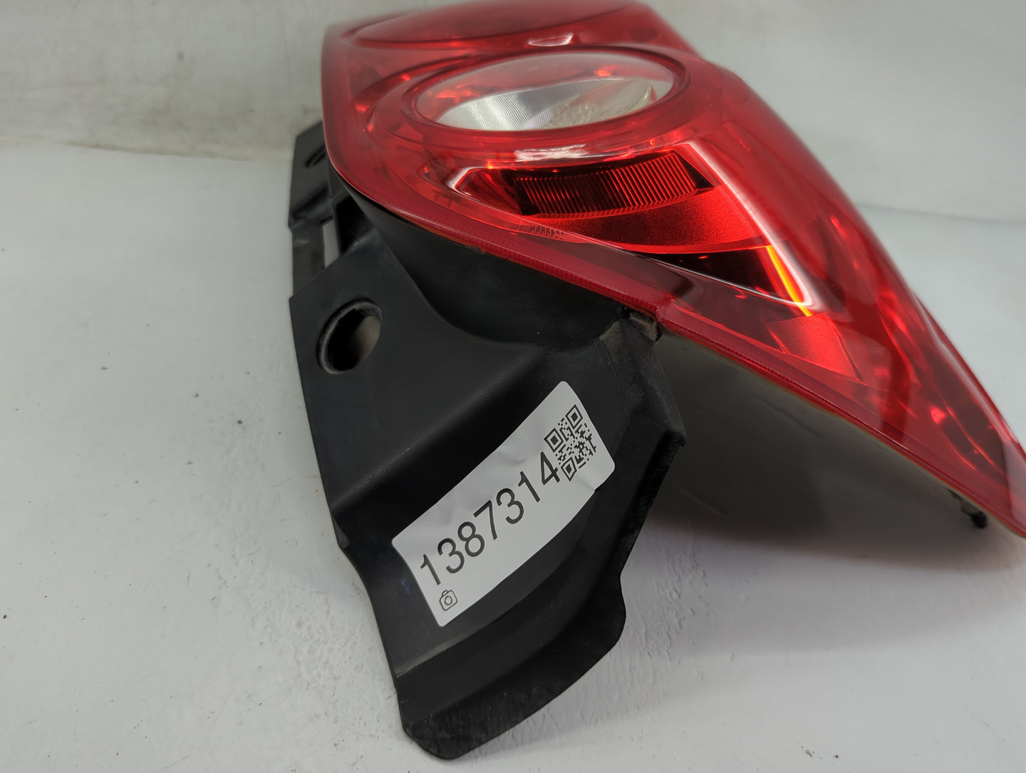 2010-2015 Chevrolet Equinox Tail Light Assembly Passenger Right OEM Fits Fits 2010 2011 2012 2013 2014 2015 OEM Used Auto Pa