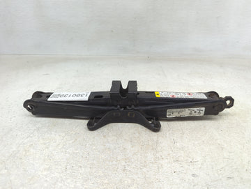 2011 Chevrolet Equinox Spare Scissor Car Jack - Oemusedautoparts1.com