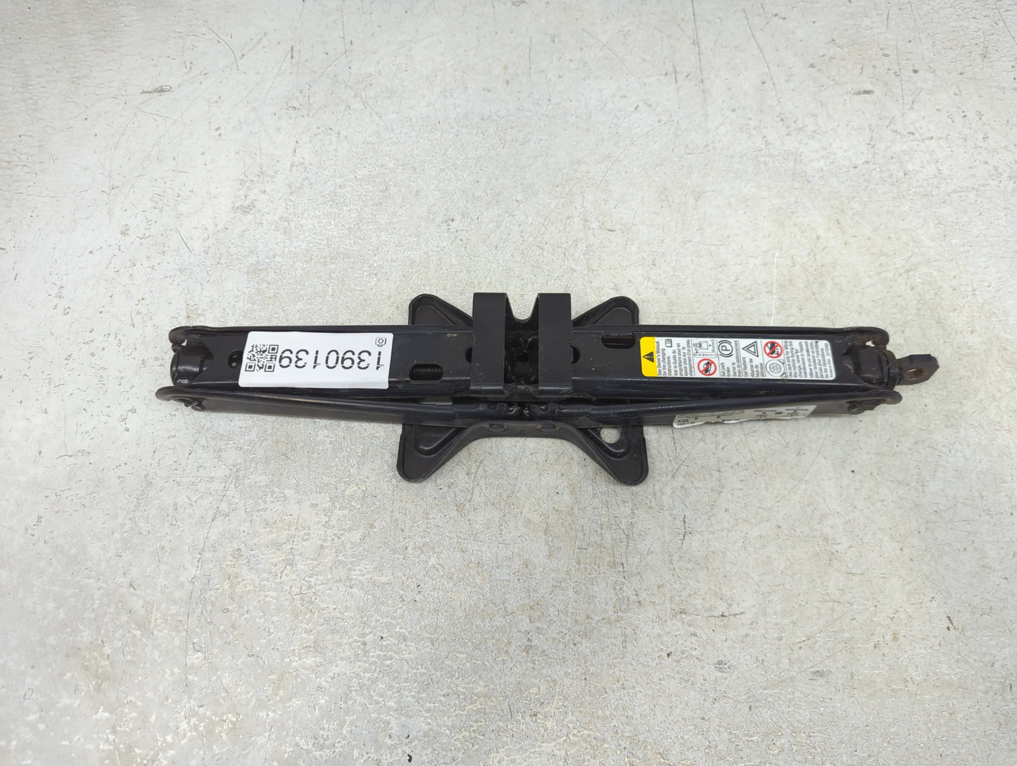 2011 Chevrolet Equinox Spare Scissor Car Jack 1390139 - Oemusedautoparts1.com