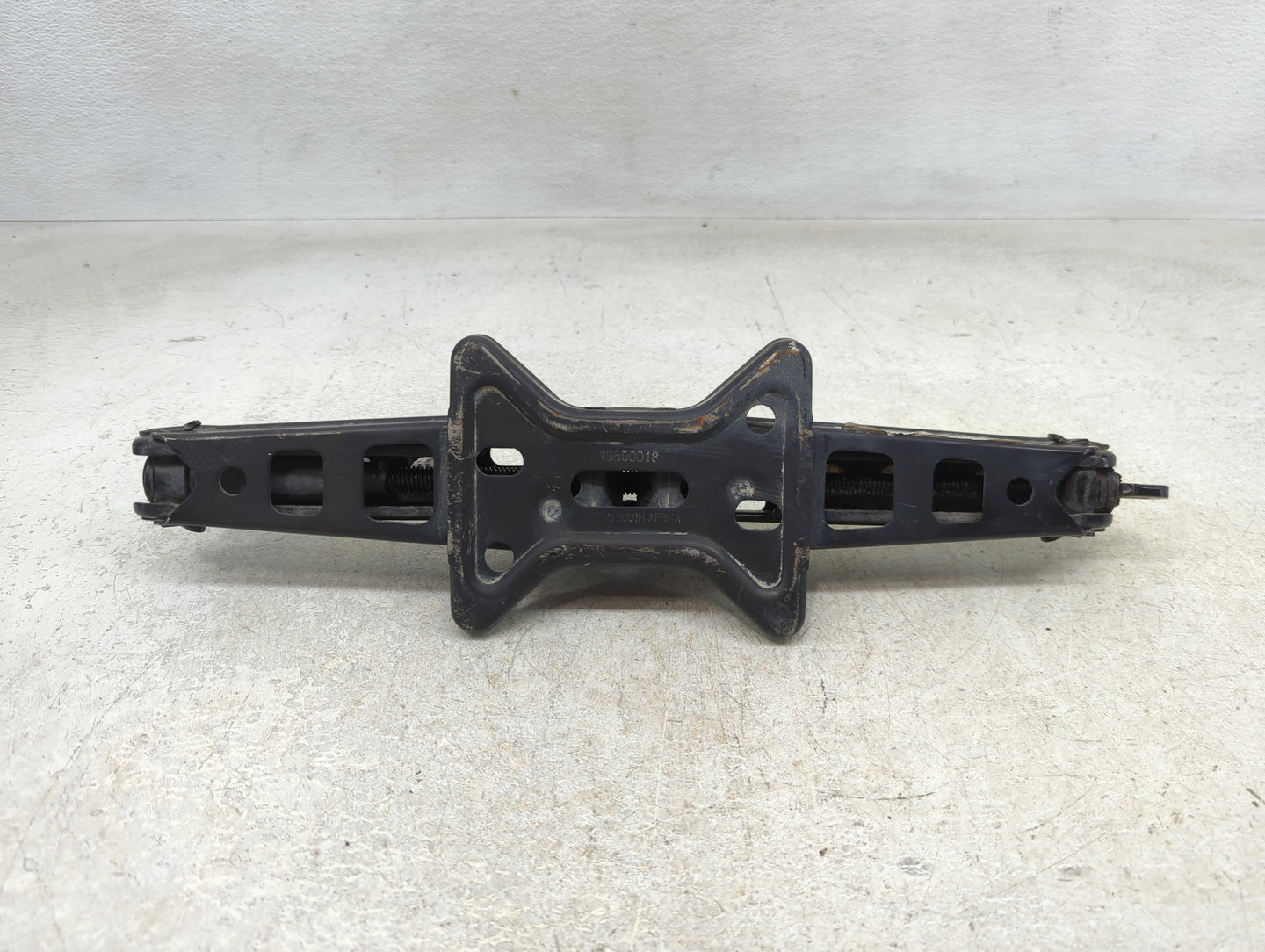 2011 Chevrolet Equinox Spare Scissor Car Jack 1390139 - Oemusedautoparts1.com