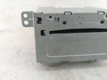 2011-2012 Chevrolet Equinox Radio AM FM Cd Player Receiver Replacement P/N:20983517 Fits Fits 2010 2011 2012 OEM Used Auto Parts