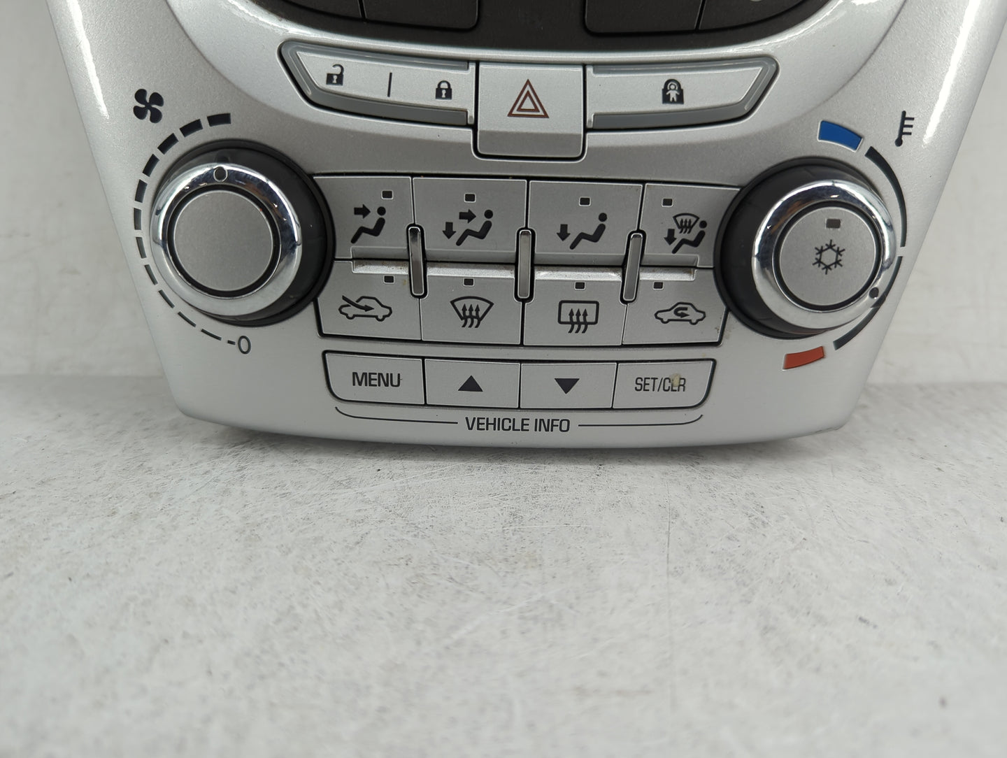 2010-2011 Chevrolet Equinox Radio AM FM Cd Player Receiver Replacement P/N:22766834 Fits Fits 2010 2011 OEM Used Auto Parts 