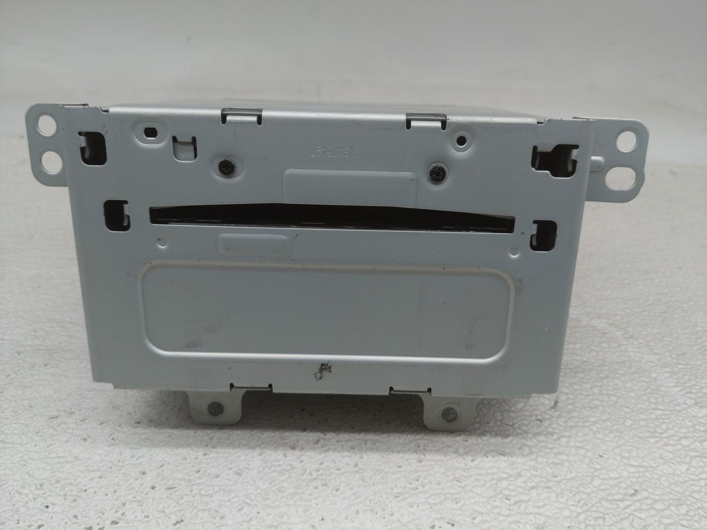 2011 Chevrolet Equinox Radio AM FM Cd Player Receiver Replacement P/N:20983517 Fits Fits 2010 OEM Used Auto Parts - Oemuseda