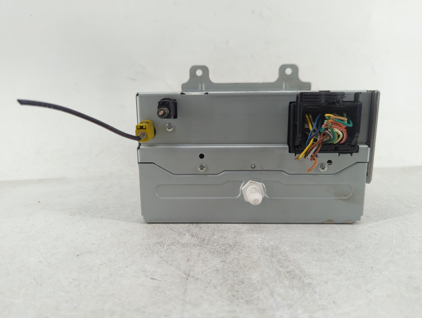2011 Chevrolet Equinox Radio AM FM Cd Player Receiver Replacement P/N:20983517 Fits Fits 2010 OEM Used Auto Parts - Oemuseda