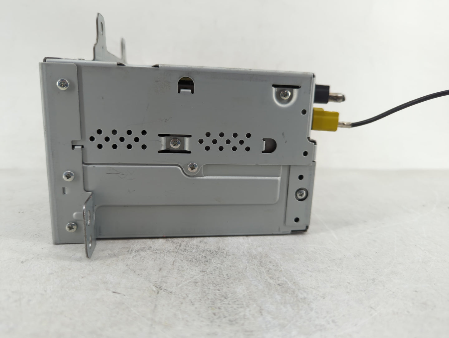 2011 Chevrolet Equinox Radio AM FM Cd Player Receiver Replacement P/N:20983517 Fits Fits 2010 OEM Used Auto Parts - Oemuseda