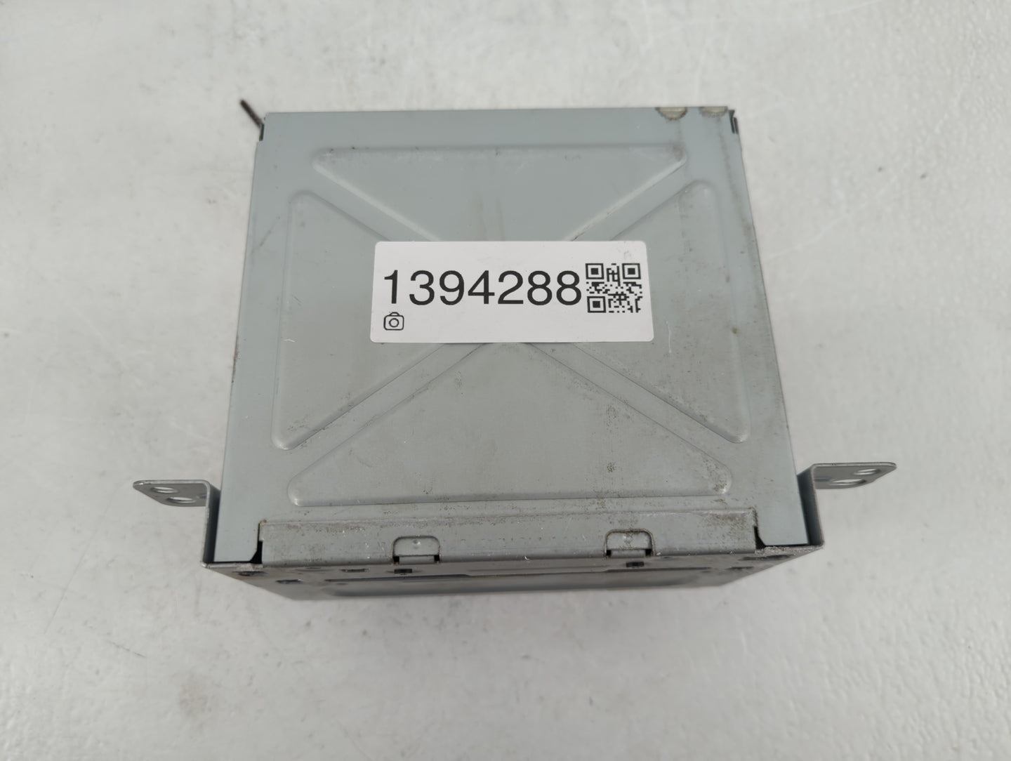 2011 Chevrolet Equinox Radio AM FM Cd Player Receiver Replacement P/N:20983517 Fits Fits 2010 OEM Used Auto Parts - Oemuseda