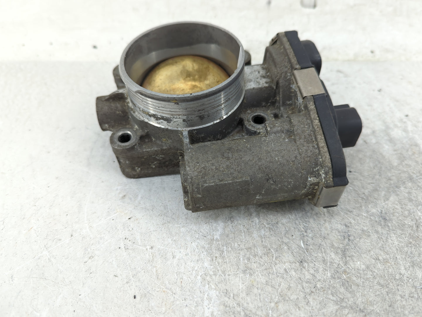 2010-2011 Chevrolet Equinox Throttle Body P/N:12616668 Fits Fits 2007 2008 2009 2010 2011 2012 OEM Used Auto Parts - Oemused