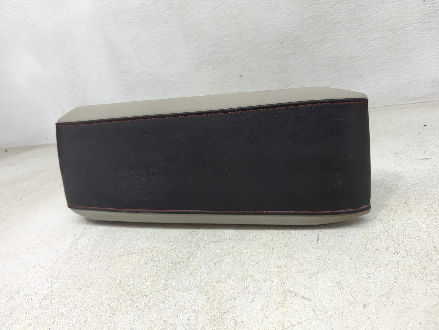 2011 Chevrolet Equinox Center Console Armrest Cover Lid Fits OEM Used Auto Parts - Oemusedautoparts1.com