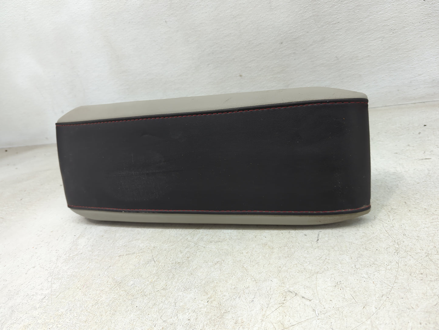 2011 Chevrolet Equinox Center Console Armrest Cover Lid Fits OEM Used Auto Parts - Oemusedautoparts1.com