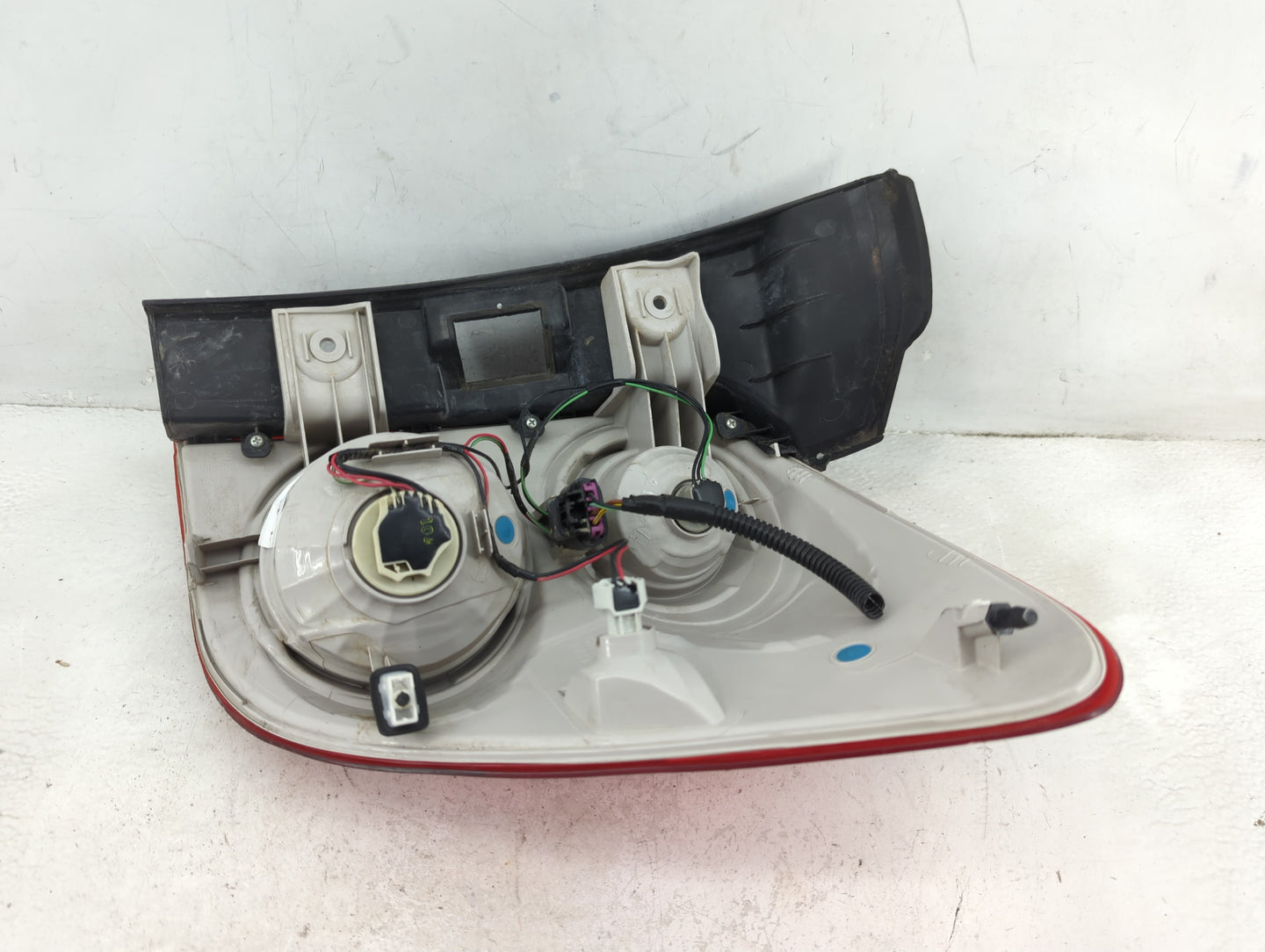 2010-2015 Chevrolet Equinox Tail Light Assembly Driver Left OEM P/N:23267748 Fits Fits 2010 2011 2012 2013 2014 2015 OEM Use