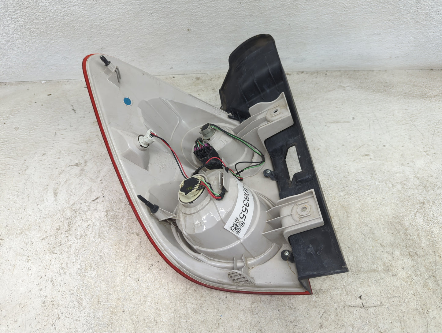 2010-2015 Chevrolet Equinox Tail Light Assembly Passenger Right OEM Fits Fits 2010 2011 2012 2013 2014 2015 OEM Used Auto Pa