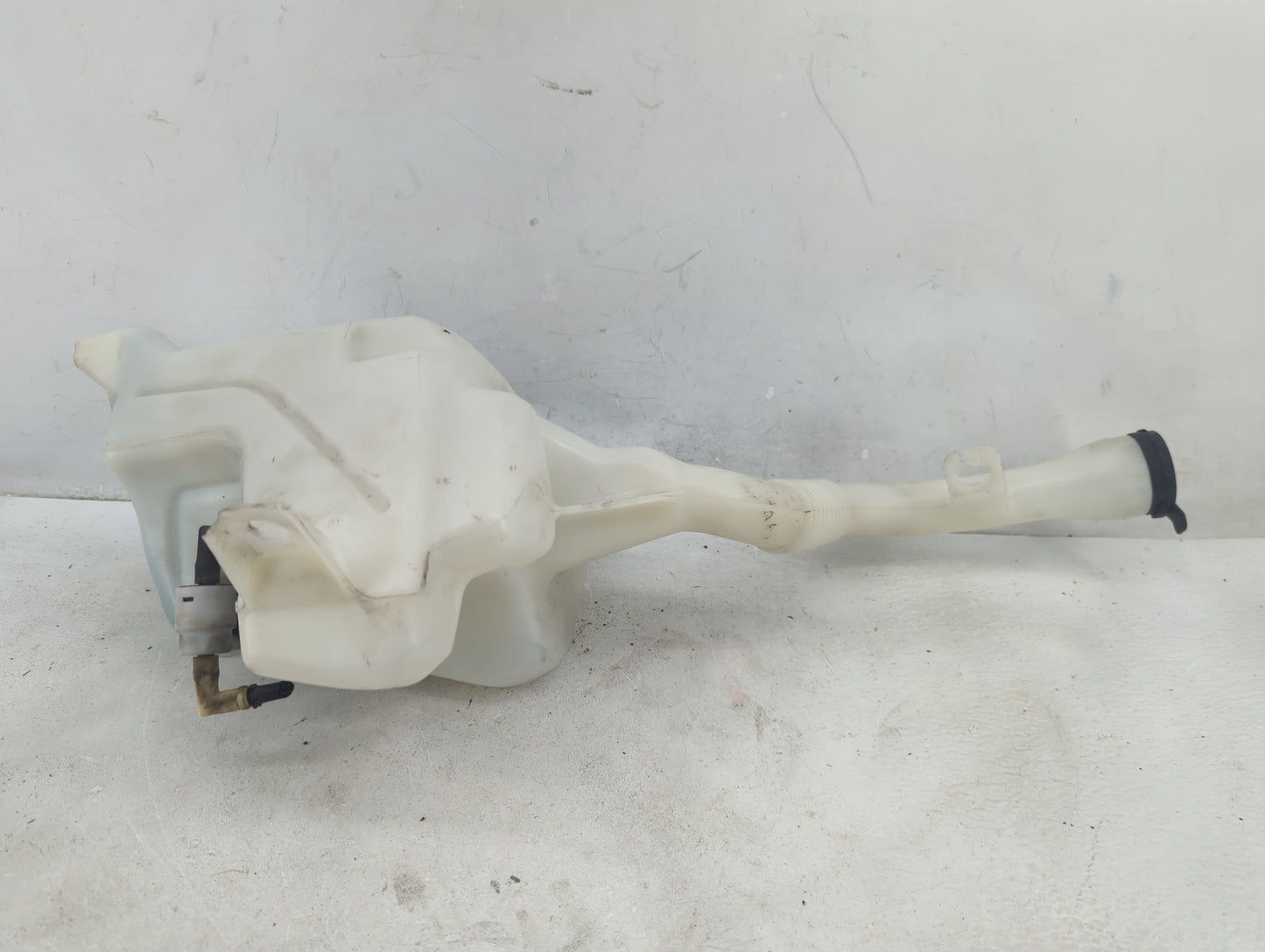 2010-2017 Chevrolet Equinox Windshield Washer Fluid Reservoir Bottle Oem - Oemusedautoparts1.com