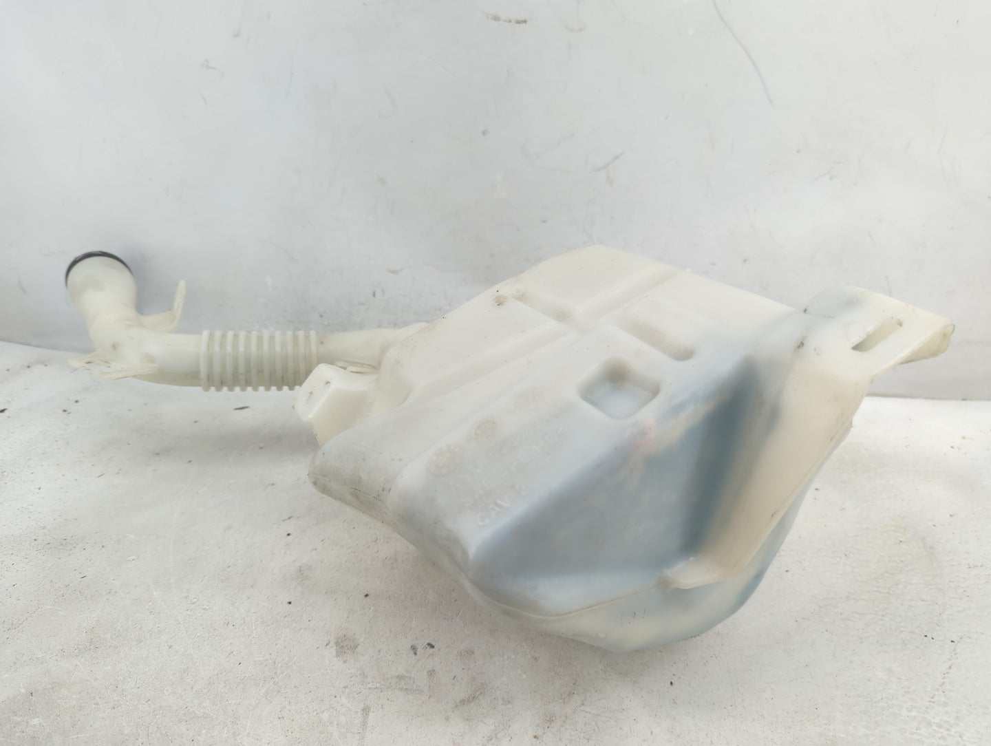 2010-2017 Chevrolet Equinox Windshield Washer Fluid Reservoir Bottle Oem - Oemusedautoparts1.com