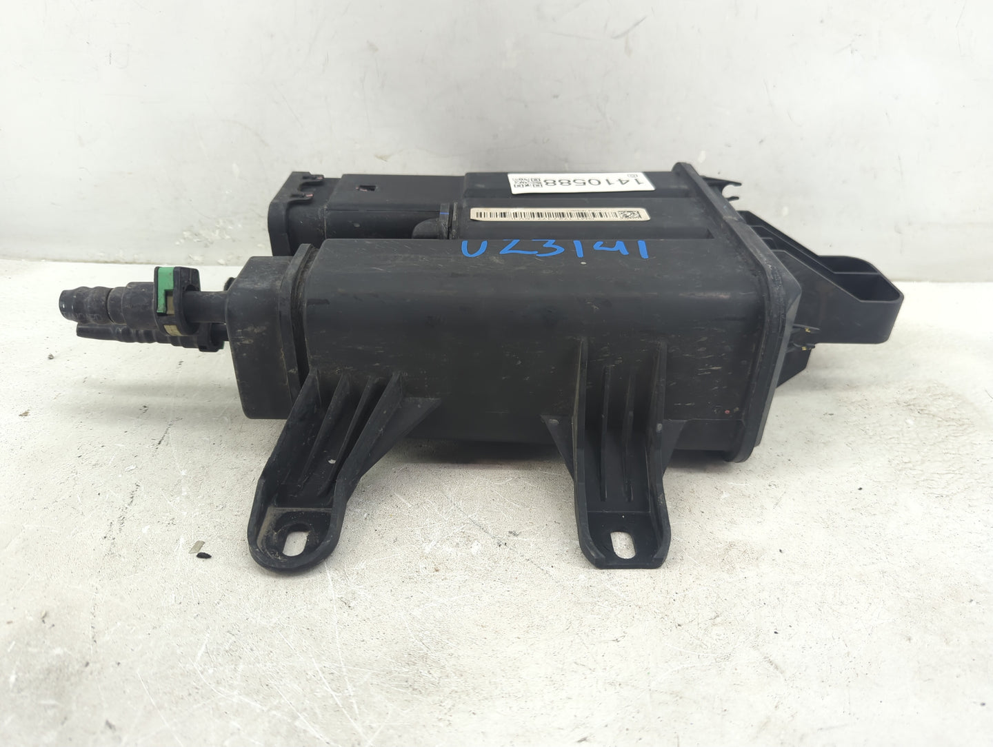 2011 Chevrolet Equinox Fuel Vapor Charcoal Canister 1410588 - Oemusedautoparts1.com