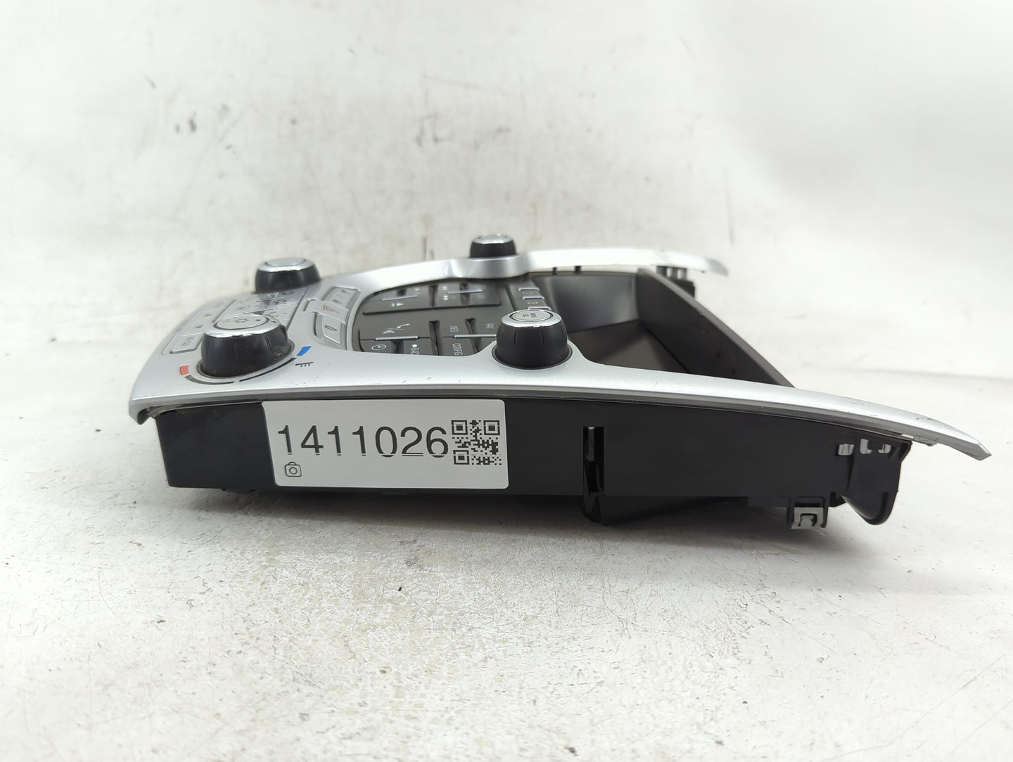 2010-2011 Chevrolet Equinox Radio AM FM Cd Player Receiver Replacement P/N:22766834 Fits Fits 2010 2011 OEM Used Auto Parts 