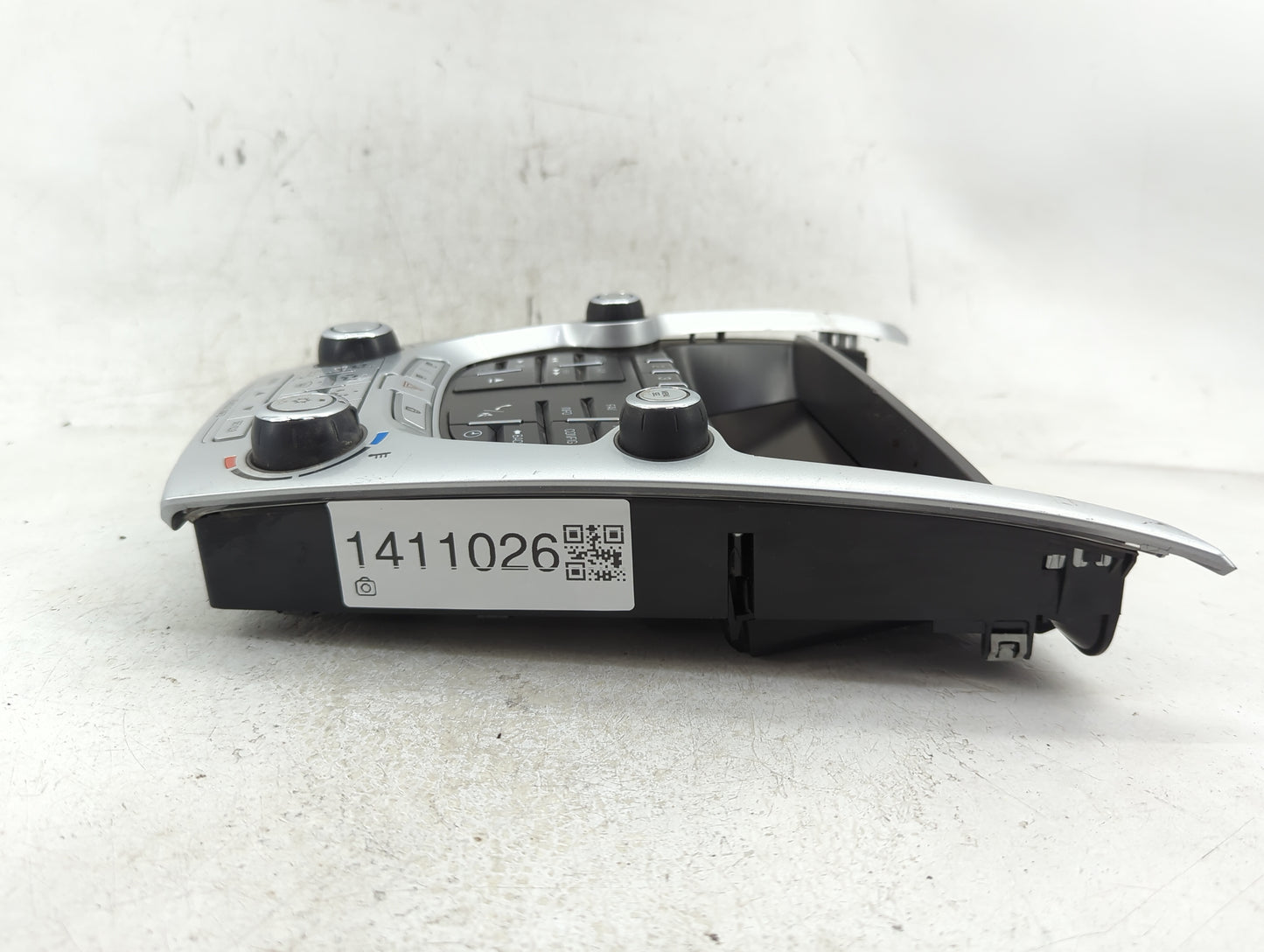 2010-2011 Chevrolet Equinox Radio AM FM Cd Player Receiver Replacement P/N:22766834 Fits Fits 2010 2011 OEM Used Auto Parts 