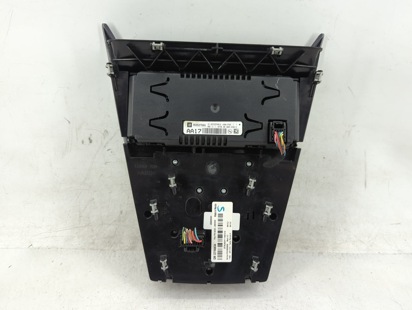 2010-2011 Chevrolet Equinox Radio AM FM Cd Player Receiver Replacement P/N:22766834 Fits Fits 2010 2011 OEM Used Auto Parts 