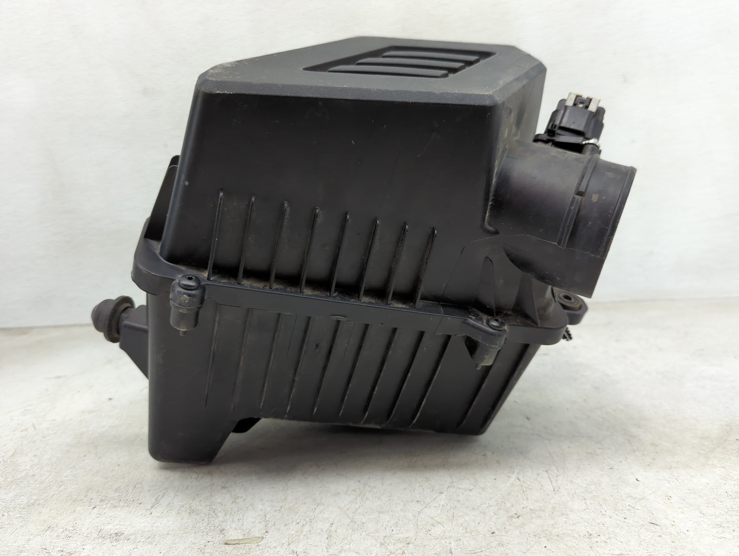2010-2011 Chevrolet Equinox Air Cleaner Intake-duct Hose Tube - Oemusedautoparts1.com