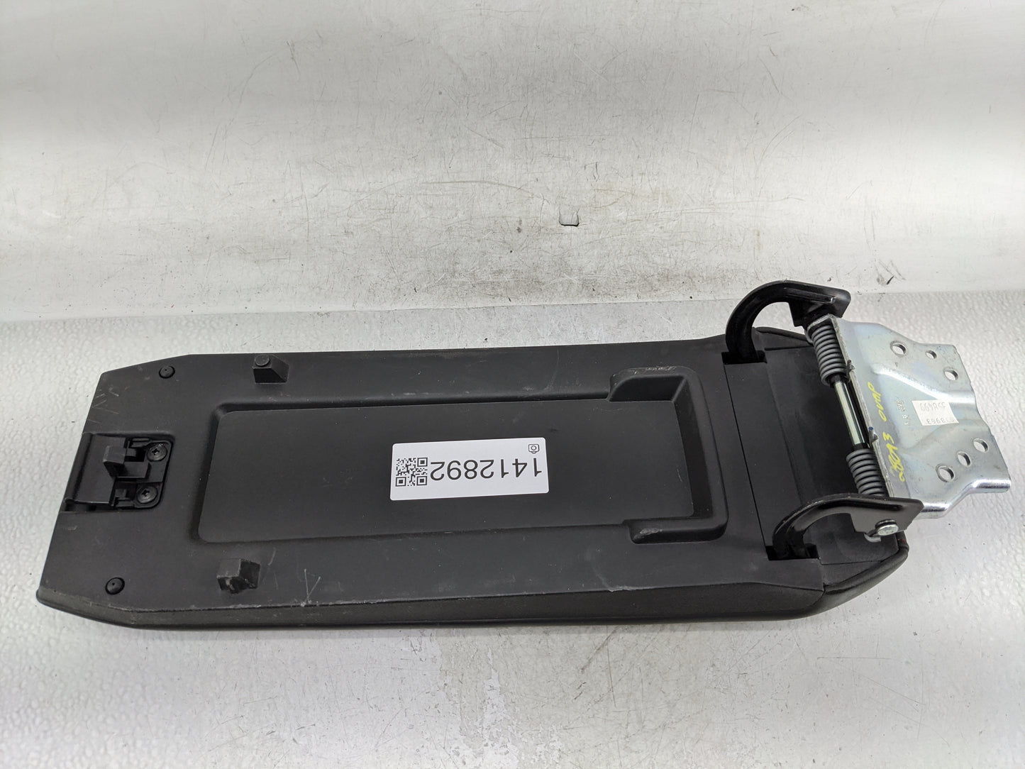 2011 Chevrolet Equinox Center Console Armrest Cover Lid Fits OEM Used Auto Parts - Oemusedautoparts1.com
