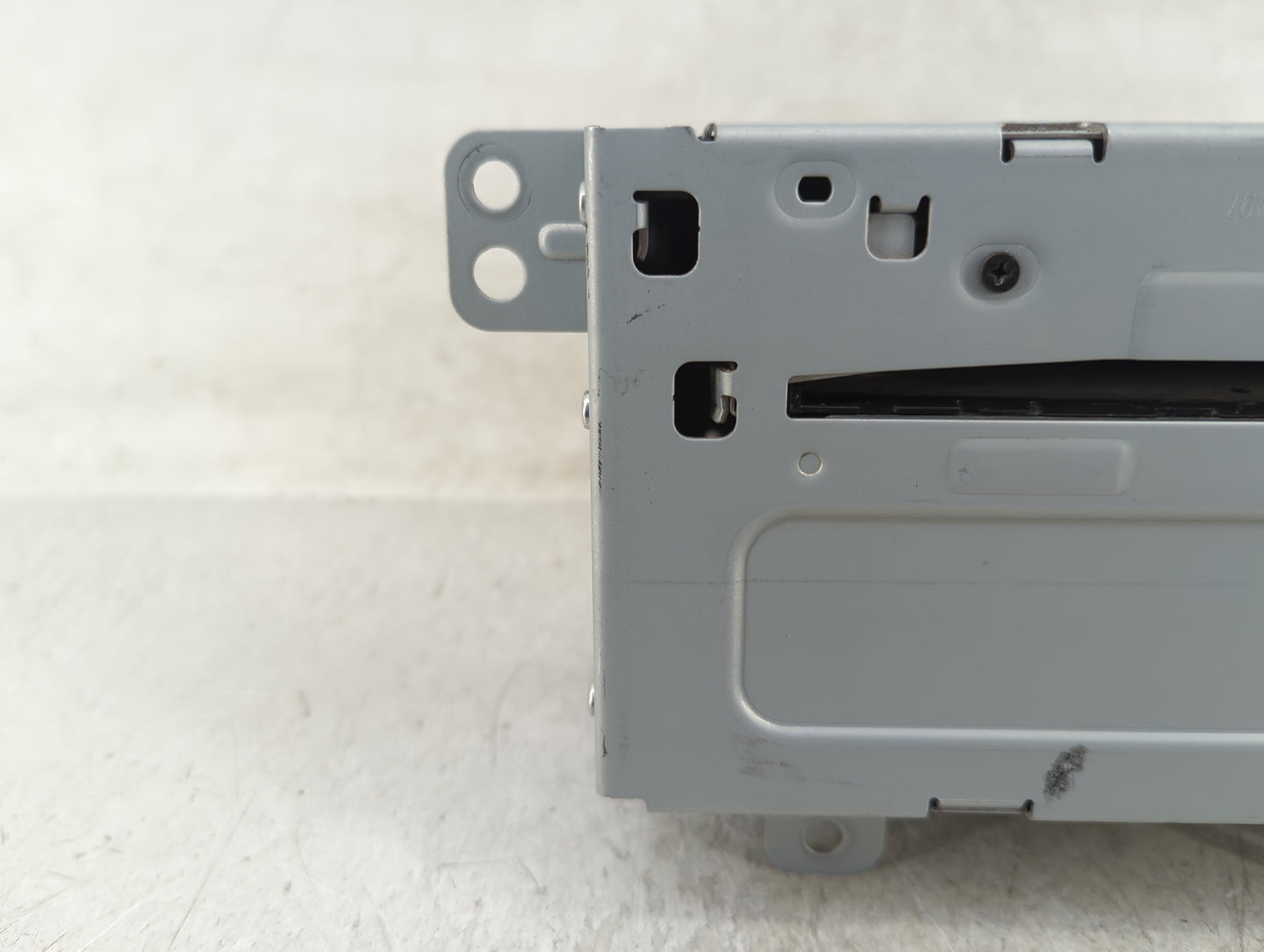 2011-2012 Chevrolet Equinox Radio AM FM Cd Player Receiver Replacement P/N:20983517 Fits Fits 2010 2011 2012 OEM Used Auto P