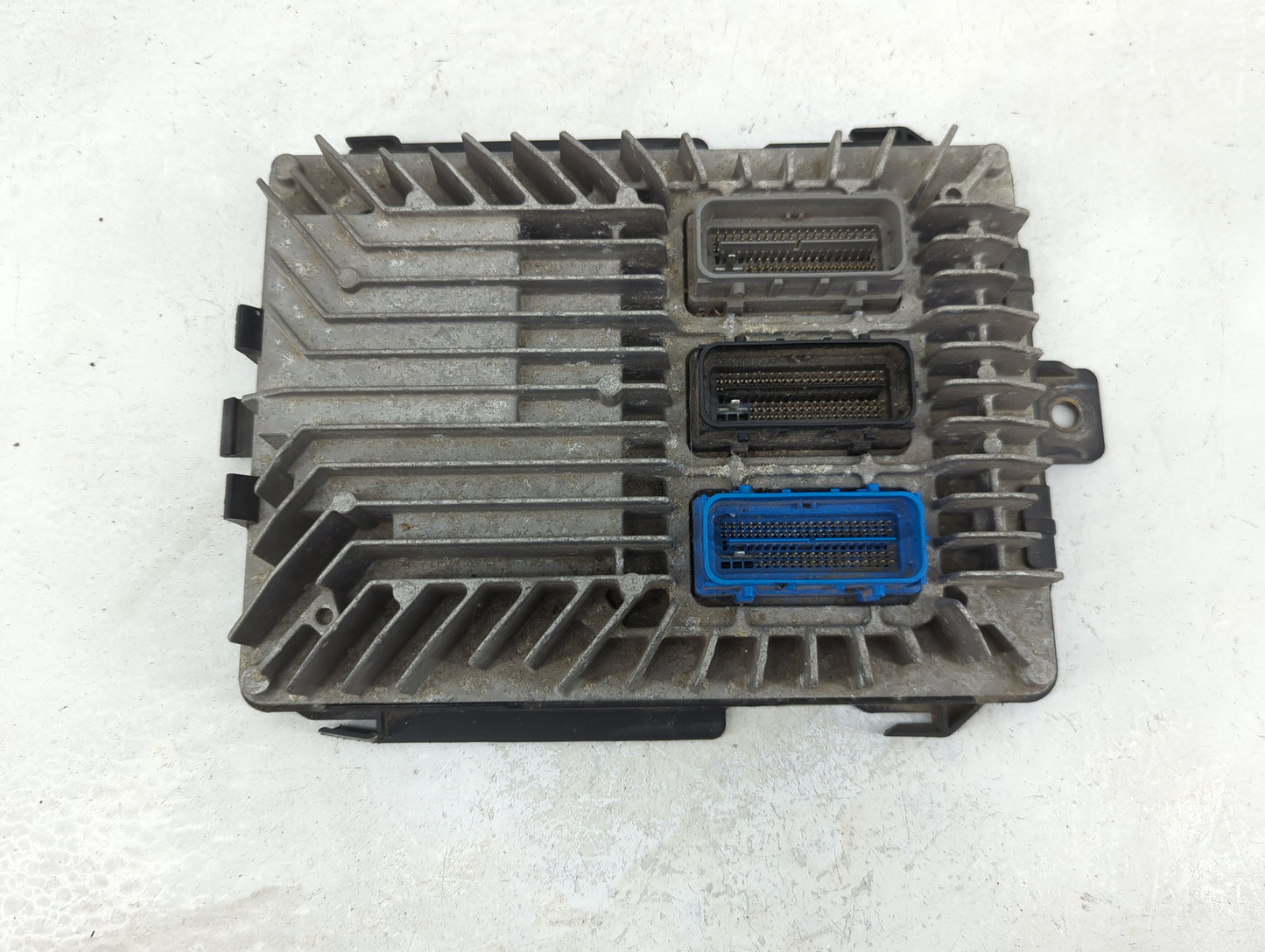 2010-2011 Chevrolet Equinox PCM Engine Control Computer ECU ECM PCU OEM Fits Fits 2010 2011 2012 2013 OEM Used Auto Parts - 