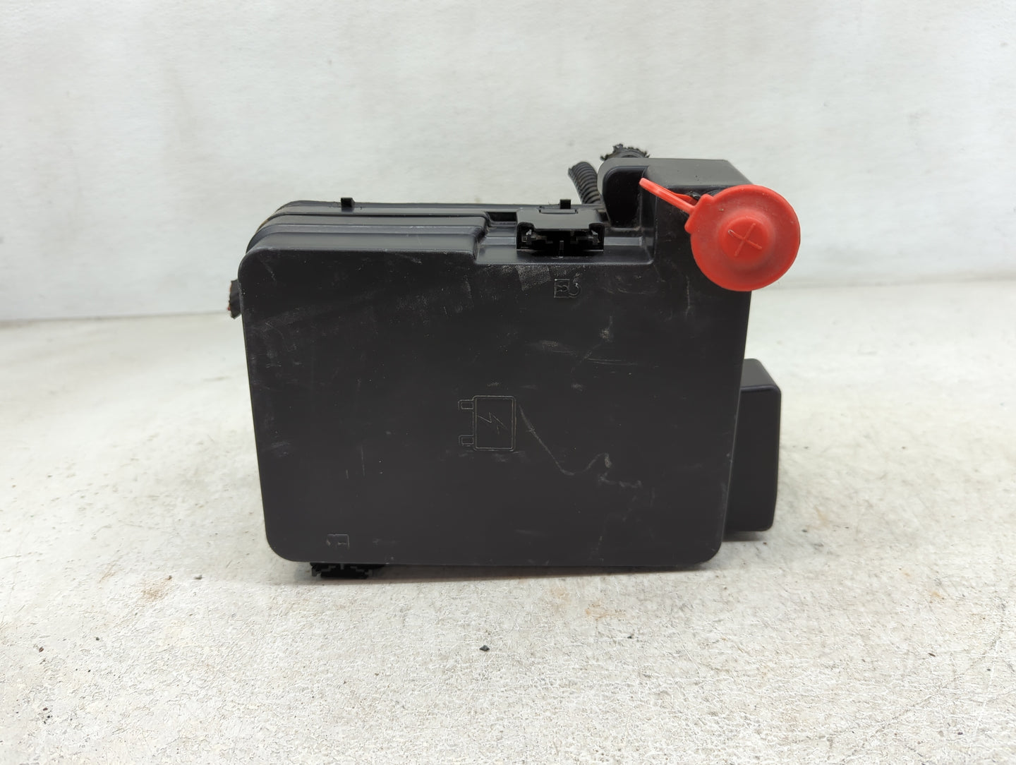 2011 Chevrolet Equinox Fusebox Fuse Box Panel Relay Module P/N:20899629-02 12648906 Fits OEM Used Auto Parts - Oemusedautopa