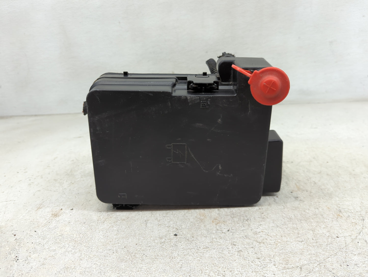 2011 Chevrolet Equinox Fusebox Fuse Box Panel Relay Module P/N:20899629-02 12648906 Fits OEM Used Auto Parts - Oemusedautopa