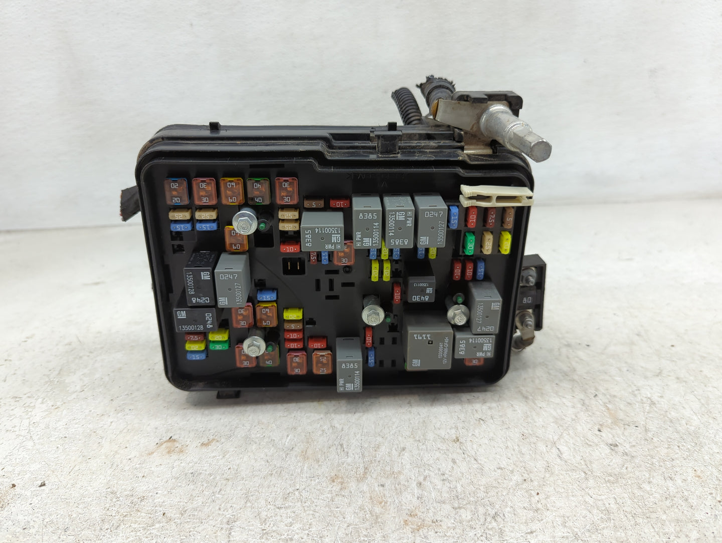 2011 Chevrolet Equinox Fusebox Fuse Box Panel Relay Module P/N:20899629-02 12648906 Fits OEM Used Auto Parts - Oemusedautopa