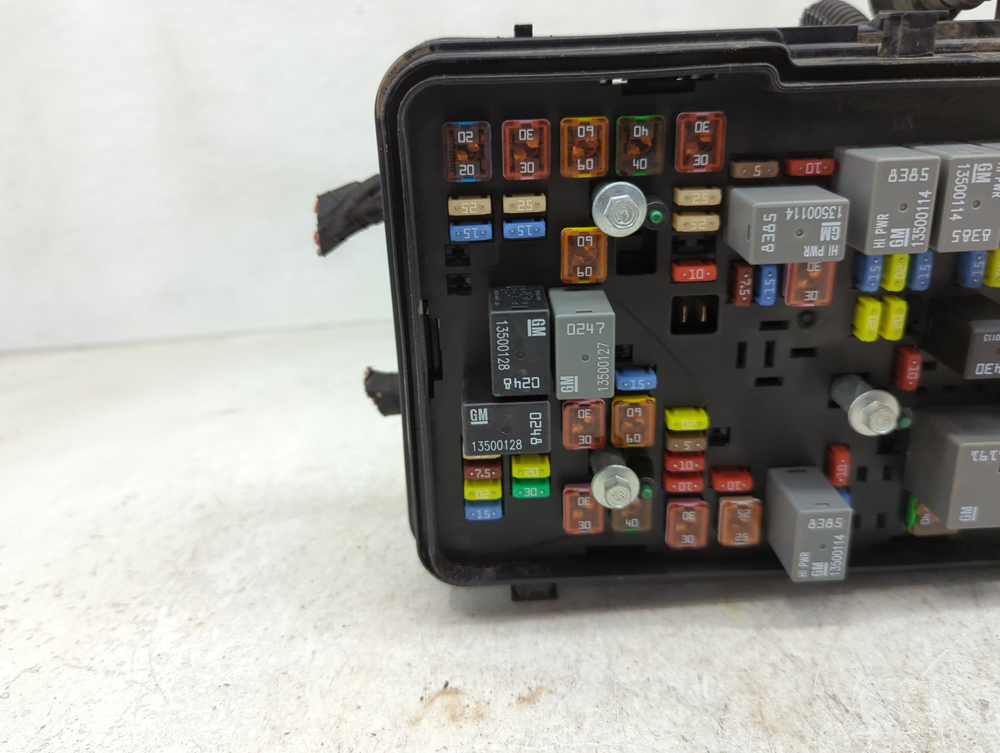 2011 Chevrolet Equinox Fusebox Fuse Box Panel Relay Module P/N:20899629-02 12648906 Fits OEM Used Auto Parts - Oemusedautopa