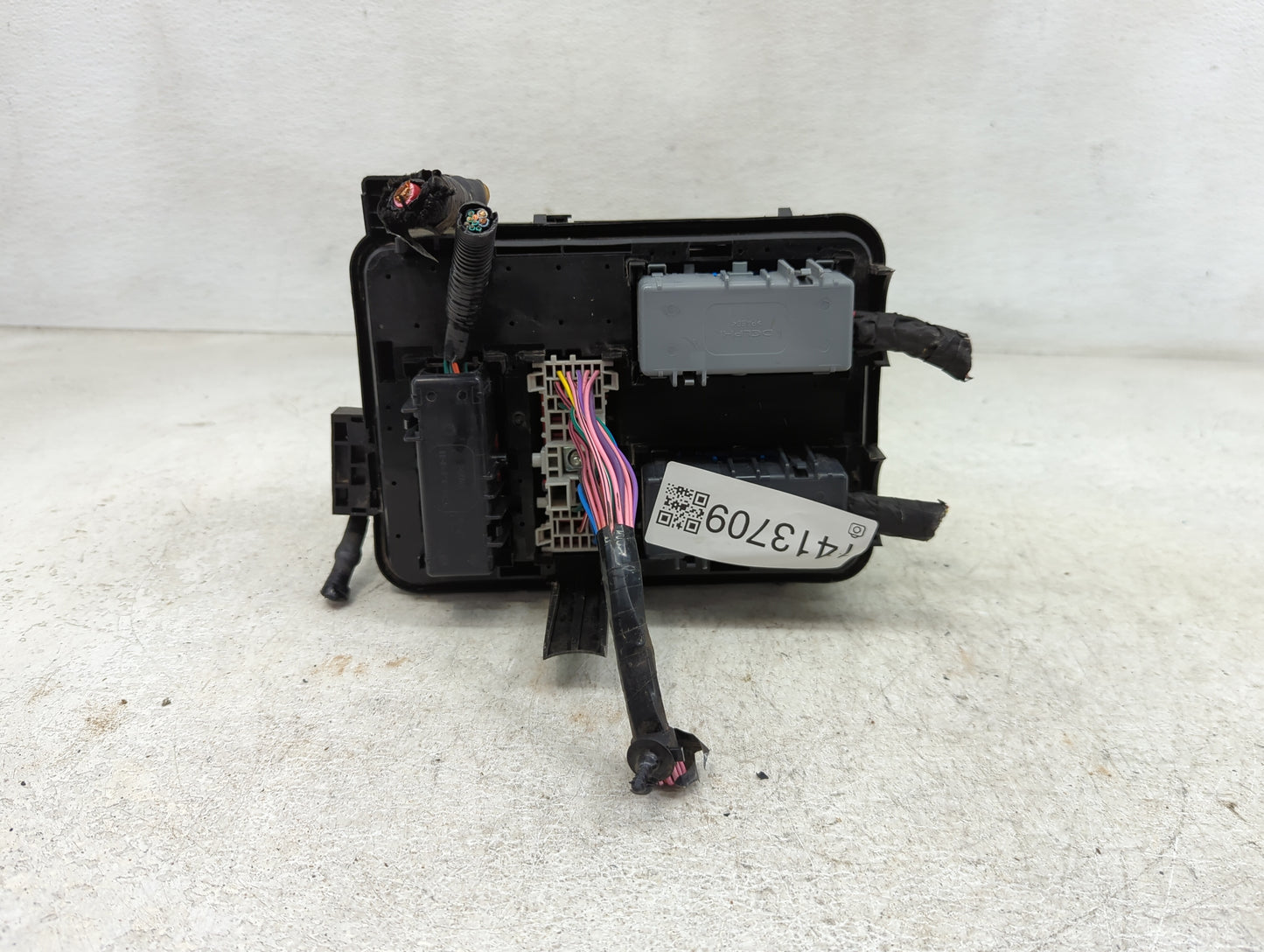 2011 Chevrolet Equinox Fusebox Fuse Box Panel Relay Module P/N:20899629-02 12648906 Fits OEM Used Auto Parts - Oemusedautopa