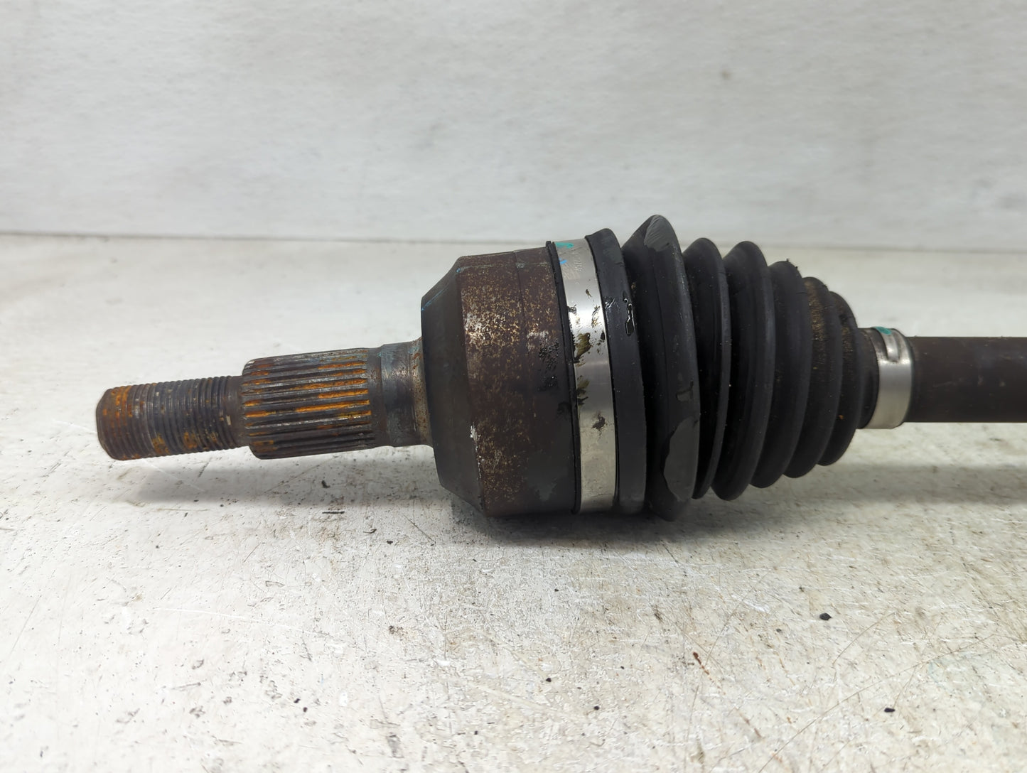 2010-2017 Chevrolet Equinox Axle Shaft Front Passenger Cv C/v - Oemusedautoparts1.com