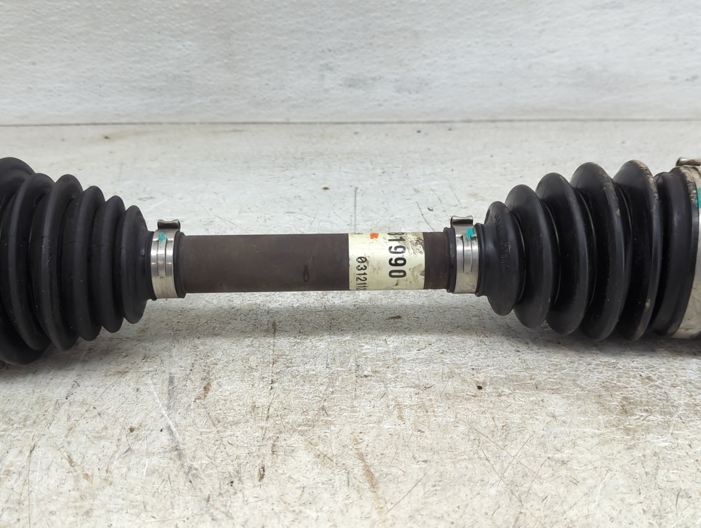 2010-2017 Chevrolet Equinox Axle Shaft Front Driver Cv C/v - Oemusedautoparts1.com