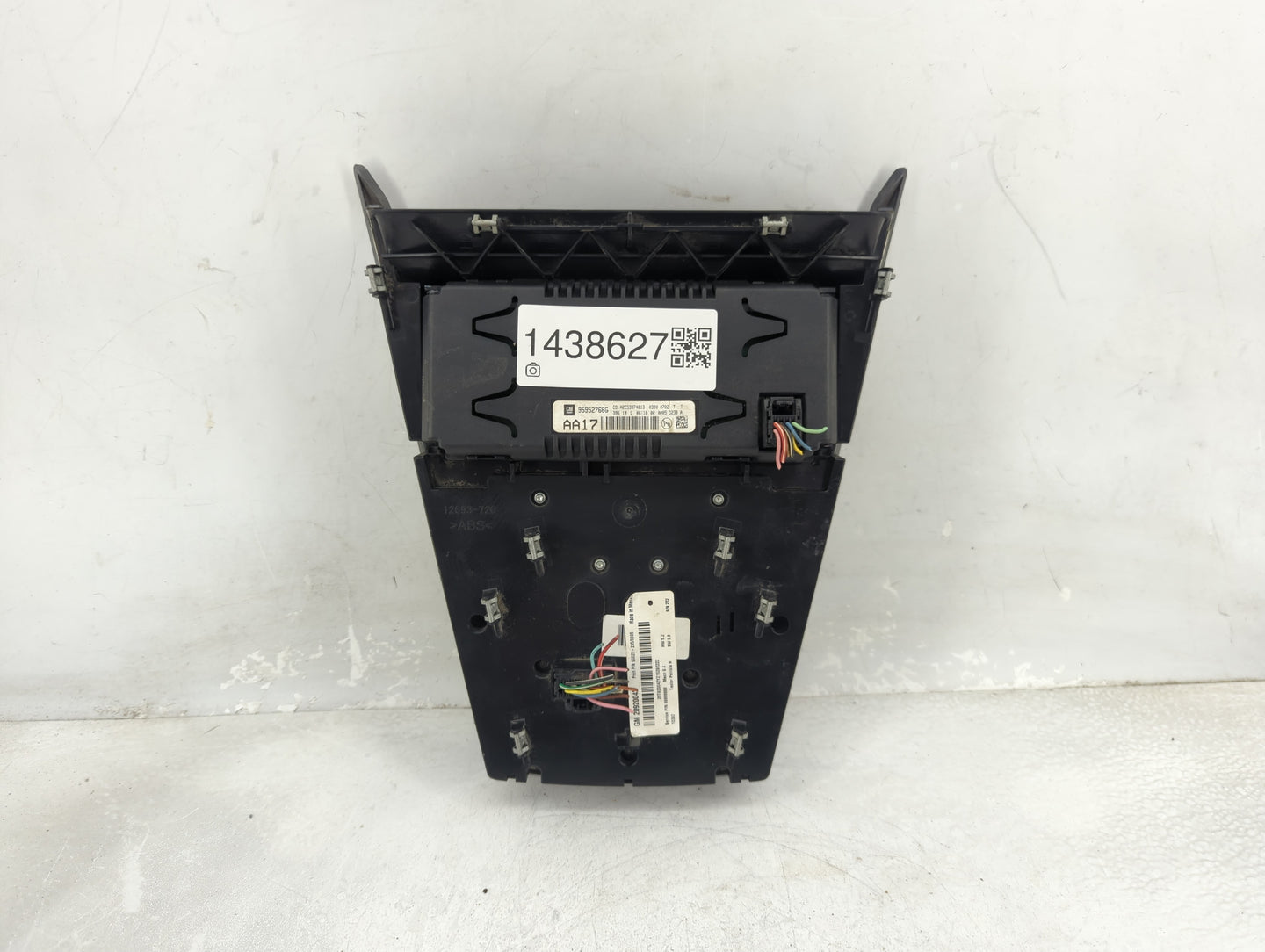2011 Chevrolet Equinox Radio AM FM Cd Player Receiver Replacement P/N:95952766G Fits Fits 2010 OEM Used Auto Parts - Oemused