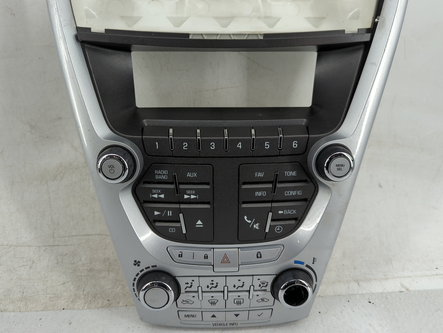 2010-2011 Chevrolet Equinox Radio Control Panel - Oemusedautoparts1.com