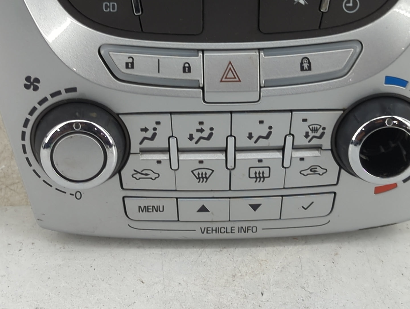 2010-2011 Chevrolet Equinox Radio Control Panel - Oemusedautoparts1.com