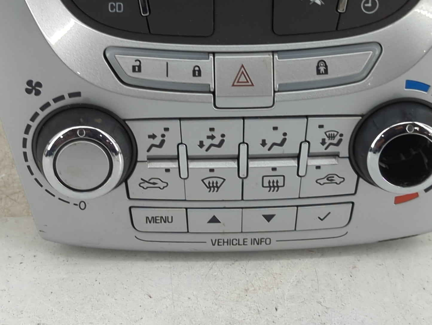 2010-2011 Chevrolet Equinox Radio Control Panel - Oemusedautoparts1.com