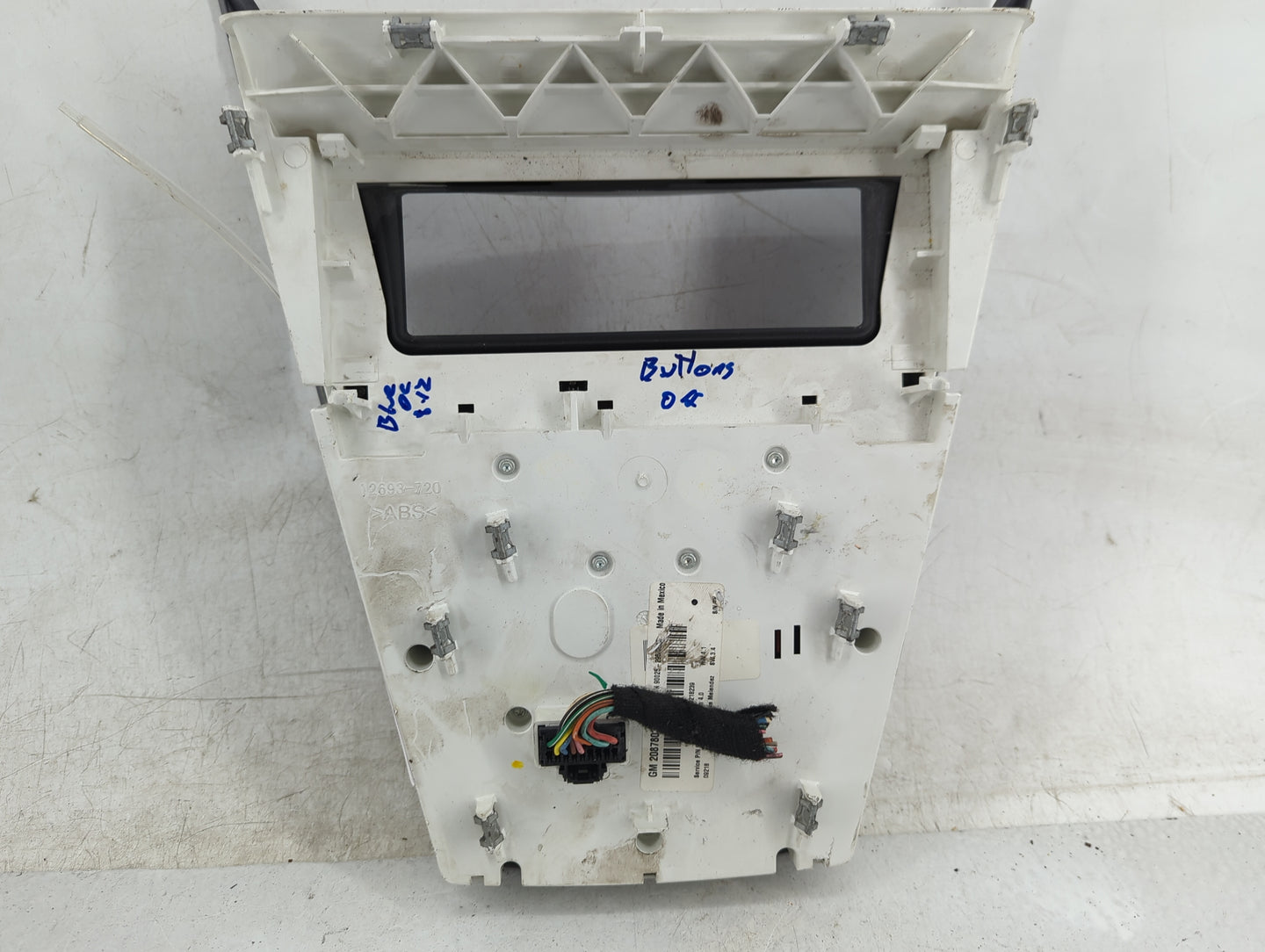 2010-2011 Chevrolet Equinox Radio Control Panel - Oemusedautoparts1.com