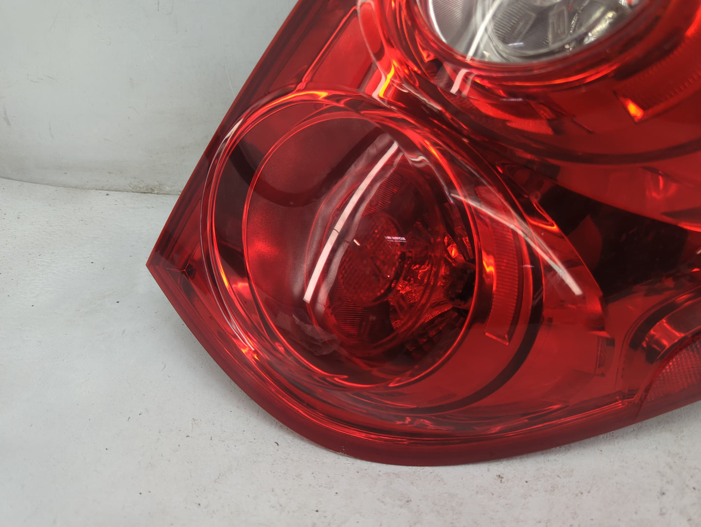 2010-2015 Chevrolet Equinox Tail Light Assembly Passenger Right OEM Fits Fits 2010 2011 2012 2013 2014 2015 OEM Used Auto Pa