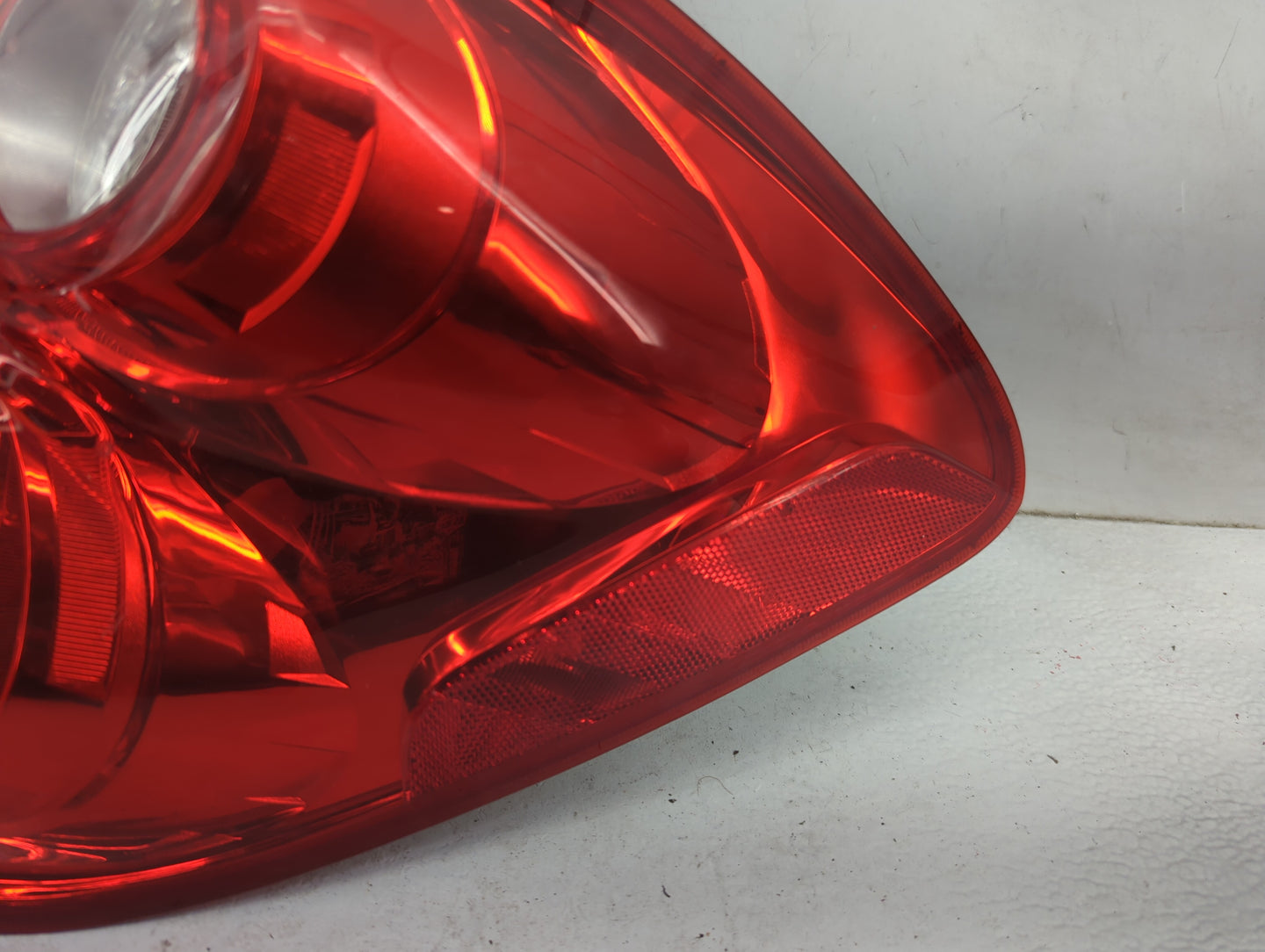 2010-2015 Chevrolet Equinox Tail Light Assembly Passenger Right OEM Fits Fits 2010 2011 2012 2013 2014 2015 OEM Used Auto Pa