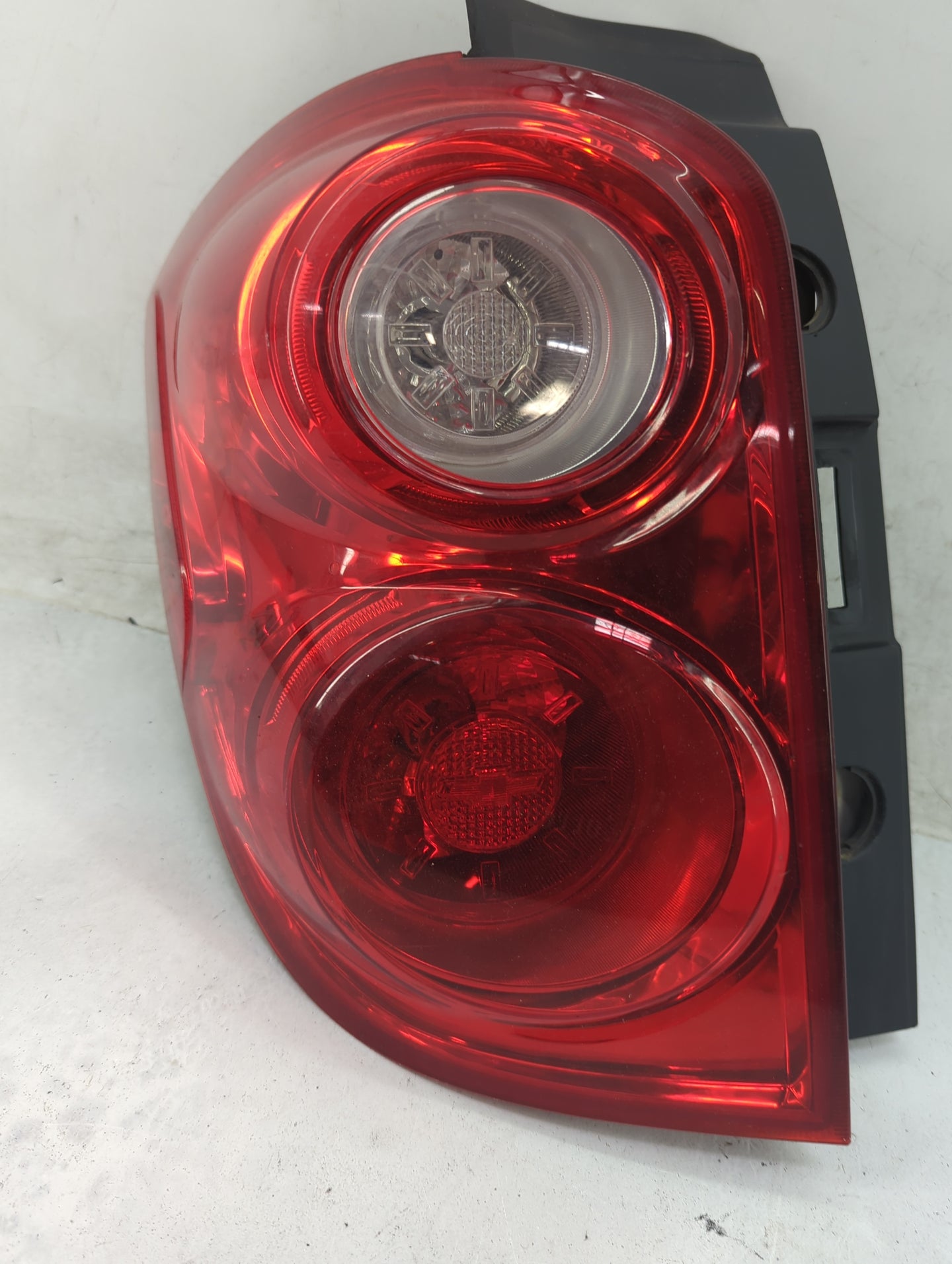 2010-2015 Chevrolet Equinox Tail Light Assembly Driver Left OEM P/N:P7894 Fits Fits 2010 2011 2012 2013 2014 2015 OEM Used A