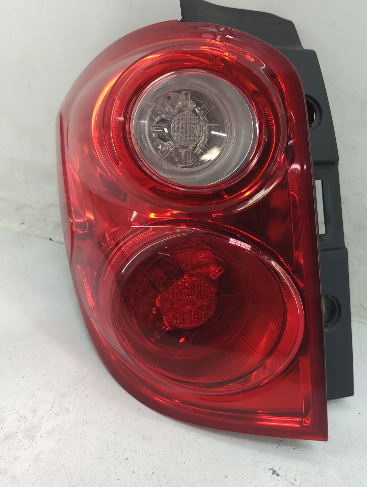 2010-2015 Chevrolet Equinox Tail Light Assembly Driver Left OEM P/N:P7894 Fits Fits 2010 2011 2012 2013 2014 2015 OEM Used A