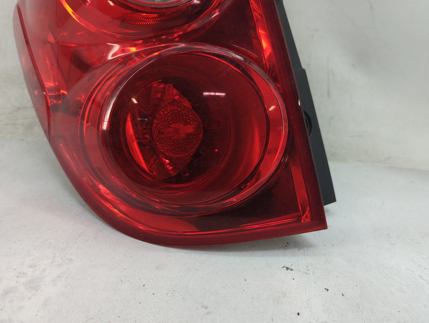 2010-2015 Chevrolet Equinox Tail Light Assembly Driver Left OEM P/N:P7894 Fits Fits 2010 2011 2012 2013 2014 2015 OEM Used A