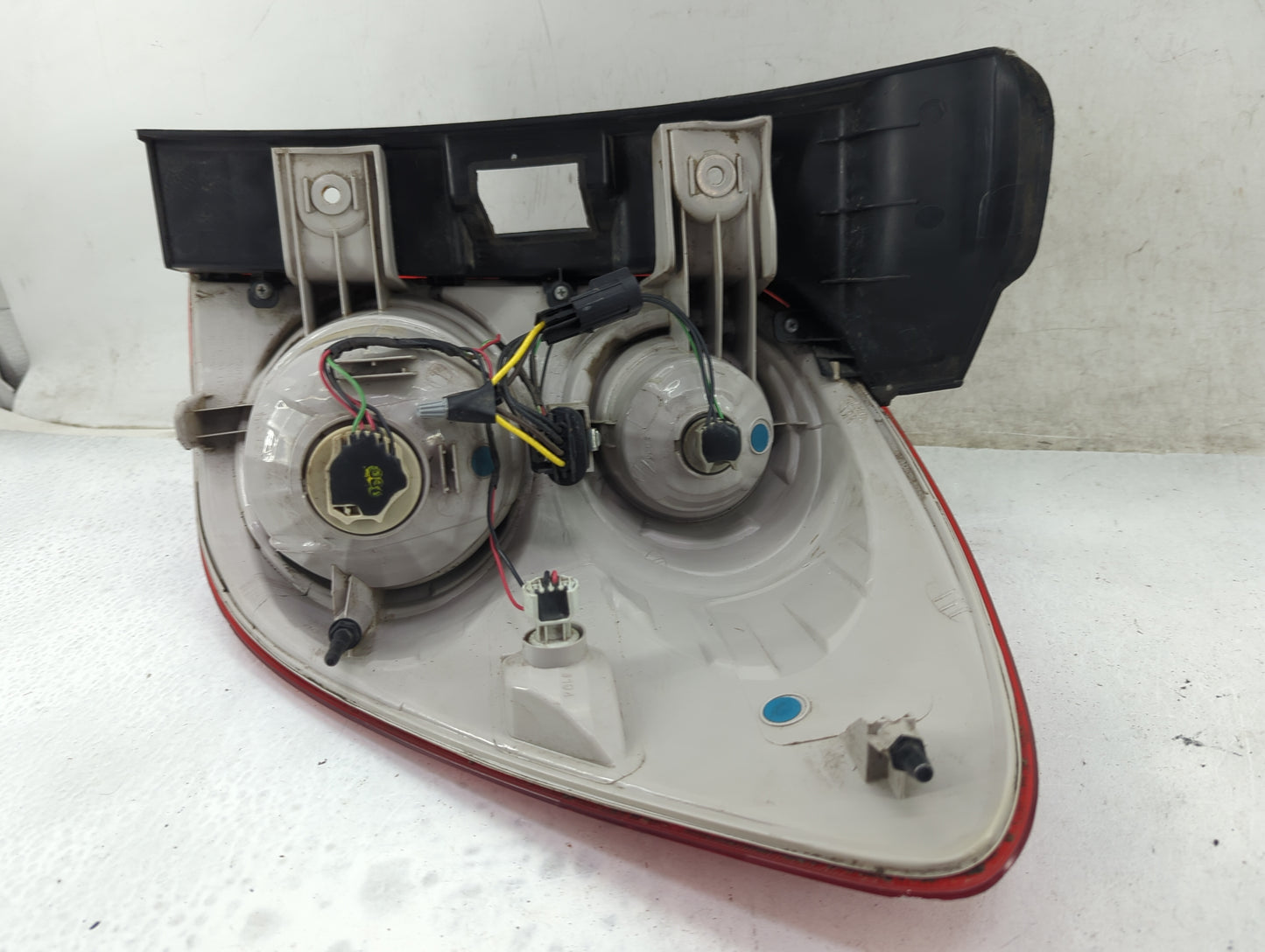 2010-2015 Chevrolet Equinox Tail Light Assembly Driver Left OEM P/N:P7894 Fits Fits 2010 2011 2012 2013 2014 2015 OEM Used A