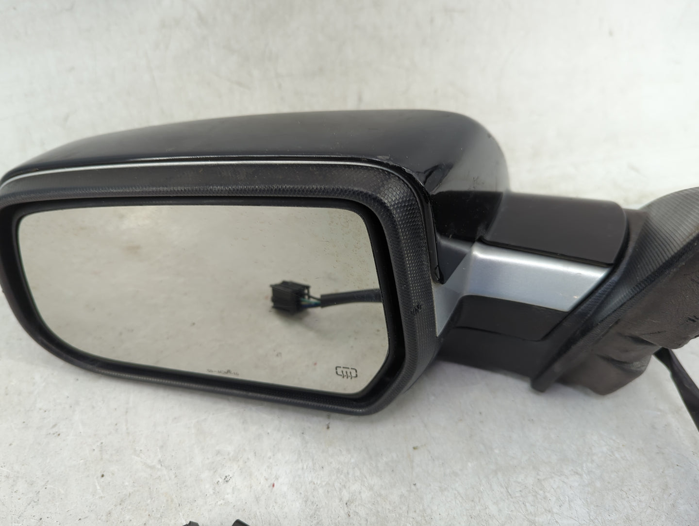 2010-2011 Chevrolet Equinox Driver Side View Mirror - Left Door Mirror OEM Used - Oemusedautoparts1.com