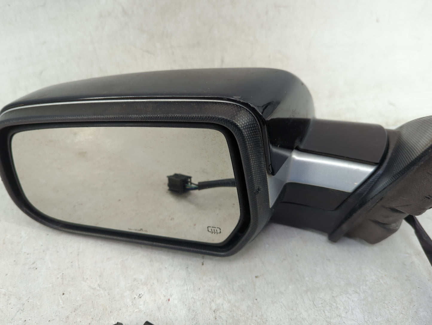 2010-2011 Chevrolet Equinox Driver Side View Mirror - Left Door Mirror OEM Used - Oemusedautoparts1.com