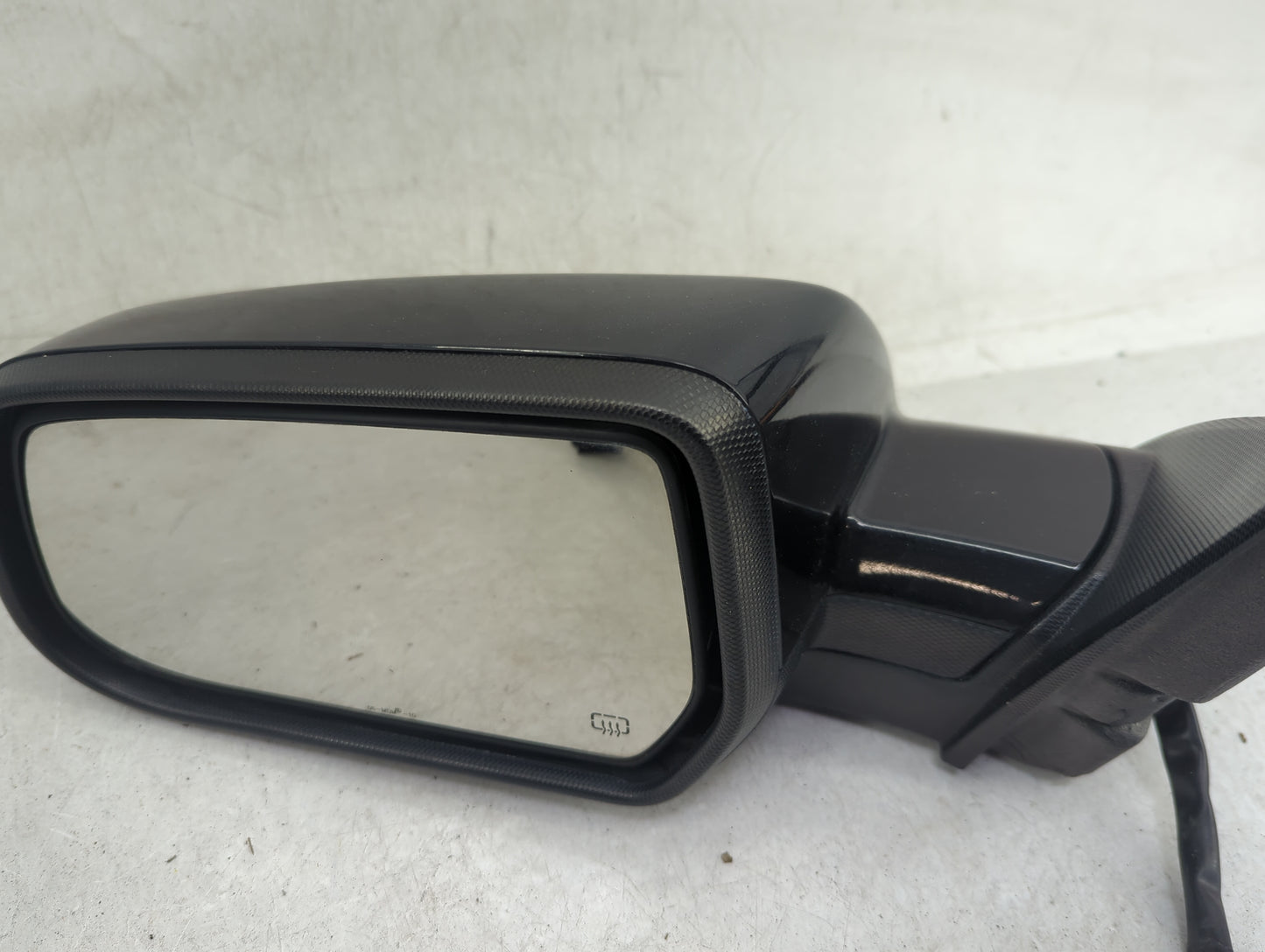 2010-2011 Chevrolet Equinox Driver Side View Mirror - Left Door Mirror OEM Used - Oemusedautoparts1.com