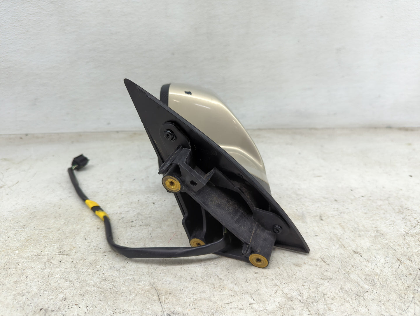 2010-2011 Chevrolet Equinox Driver Side View Mirror - Left Door Mirror OEM Used - Oemusedautoparts1.com
