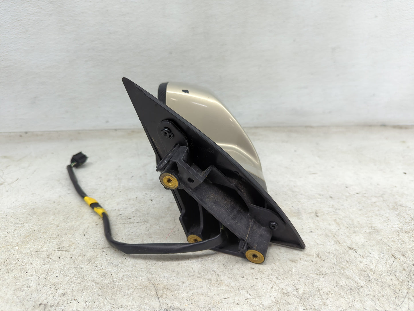 2010-2011 Chevrolet Equinox Driver Side View Mirror - Left Door Mirror OEM Used - Oemusedautoparts1.com