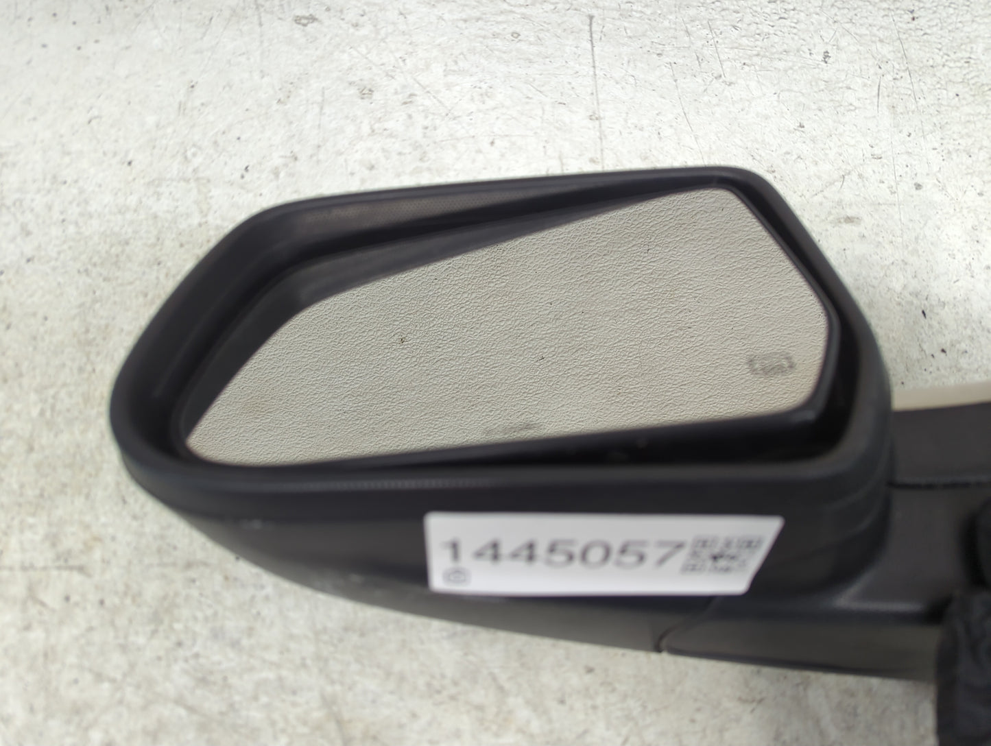 2010-2011 Chevrolet Equinox Driver Side View Mirror - Left Door Mirror OEM Used - Oemusedautoparts1.com